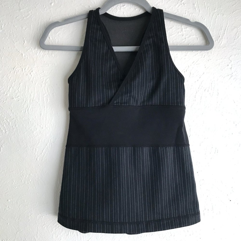 3/$25 LULULEMON Black Pinstripe V-Neck Athletic Workout Tank Top
